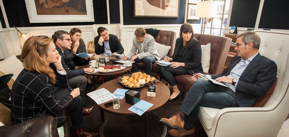 Reunión del comité de expertos Vuelve El Protagonista del Año: Modaes.es lanza la tercera edición para reconocer la figura más relevante de 2018